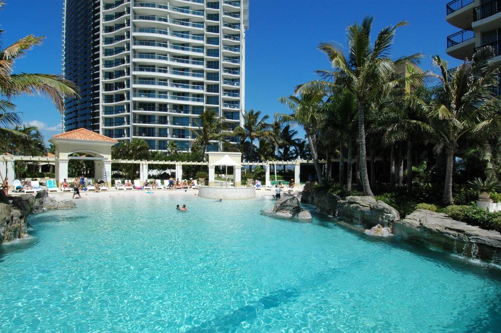 Chevron Renaissance - Hr Surfers Paradise โกลด์โคสต์ ภายนอก รูปภาพ